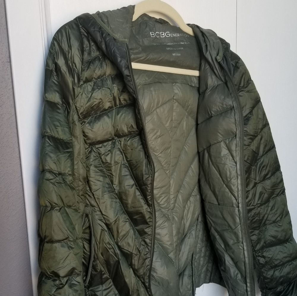 Green winter packable coat BCBgeneration.